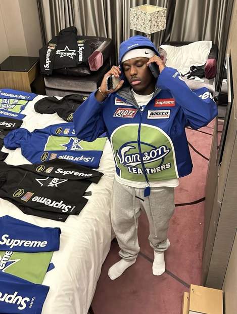 Supkioshop — Veste Supreme GORE-TEX Bleu portée